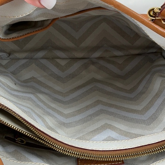 Dooney & Bourke Shelby Shopper Shoulder Tote Bag White Tan Leather Wristlet Set - Picture 11 of 16